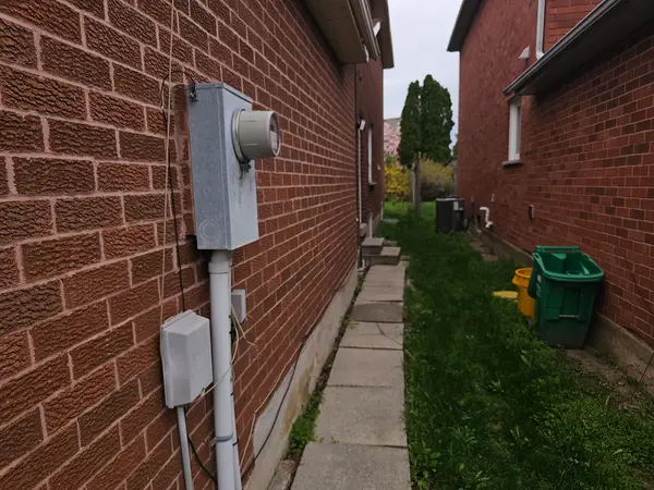 3177 Colonial DR #basement #1, Mississauga, ON L5L 5L3
