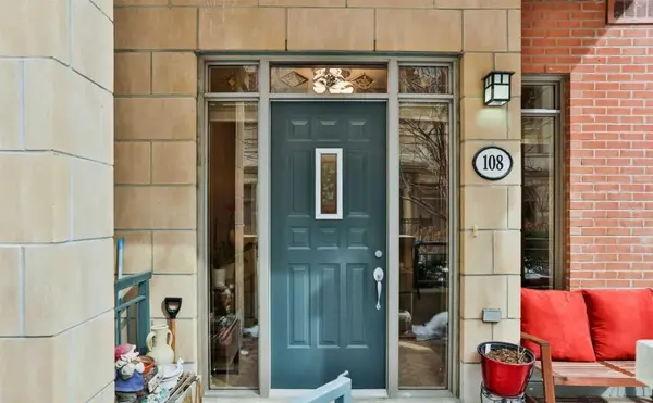 330 Princess Royal DR #GV-108, Mississauga, ON L5B 4M8