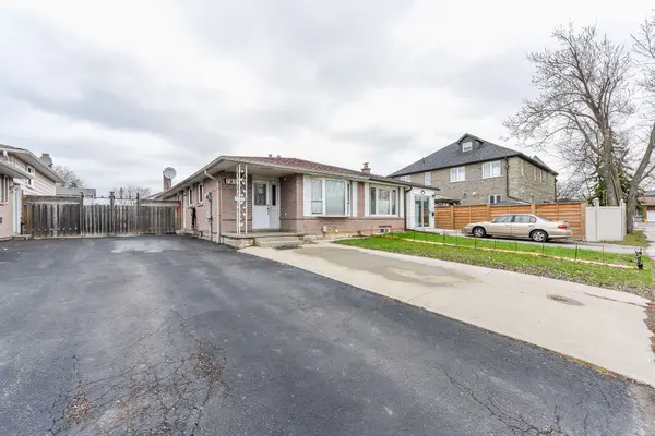 7816 Priory CRES, Mississauga, ON L4T 3H5