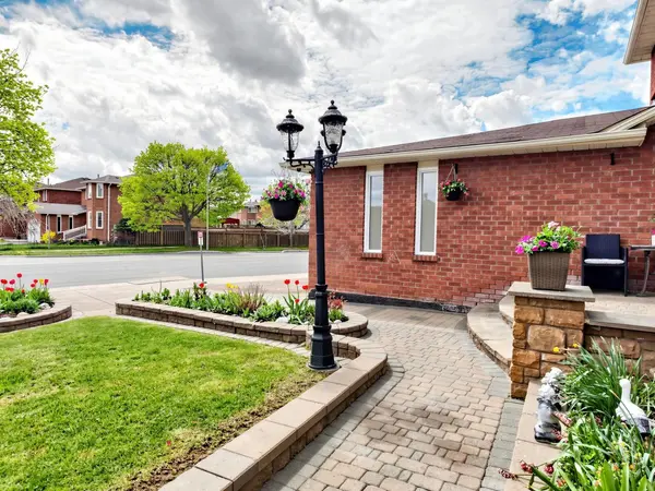 556 RAY LAWSON BLVD, Brampton, ON L6Y 4H5