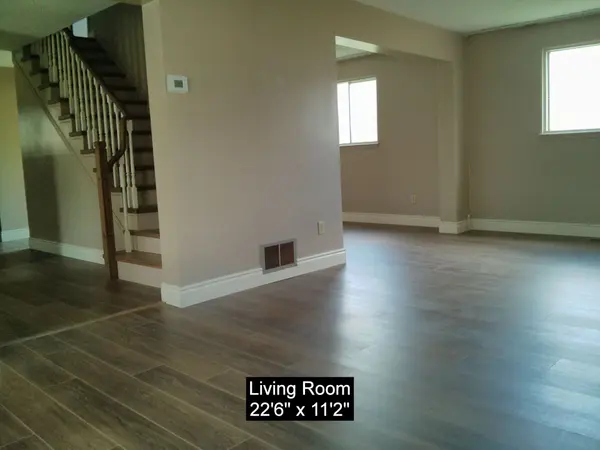 1953 Owlsnest LN, Mississauga, ON L4W 2J1