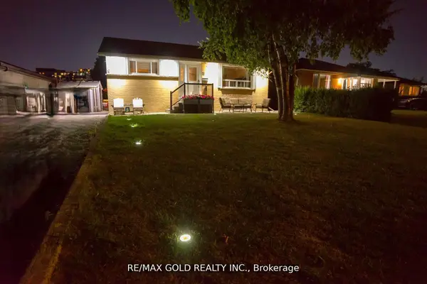 9 Ashwood CRES, Brampton, ON L6T 1M1