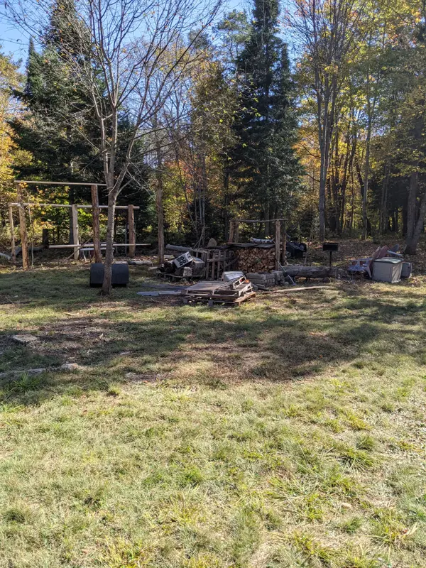 124 Cardwell Lake RD, Huntsville, ON P0B 1M0