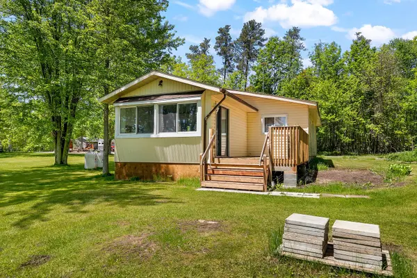 424 Hummingbird LN, North Algona Wilberforce, ON K0J 1T0