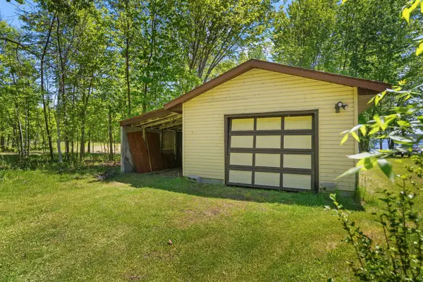 424 Hummingbird LN, North Algona Wilberforce, ON K0J 1T0