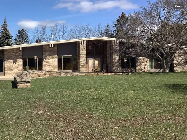 24 Woodmount Dr DR, St. Catharines, ON L2T 2X9