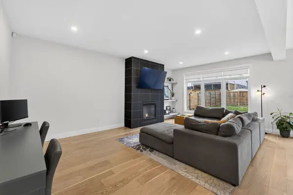 20 Locky LN, Middlesex Centre, ON N0L 1R0