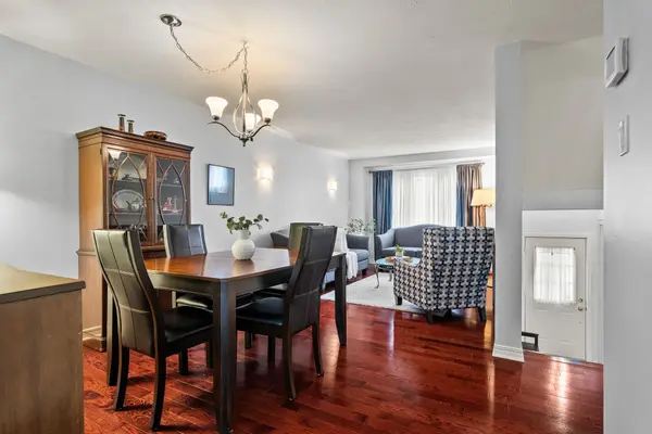 97 Corsica Private, Alta Vista And Area, ON K1G 5Y2