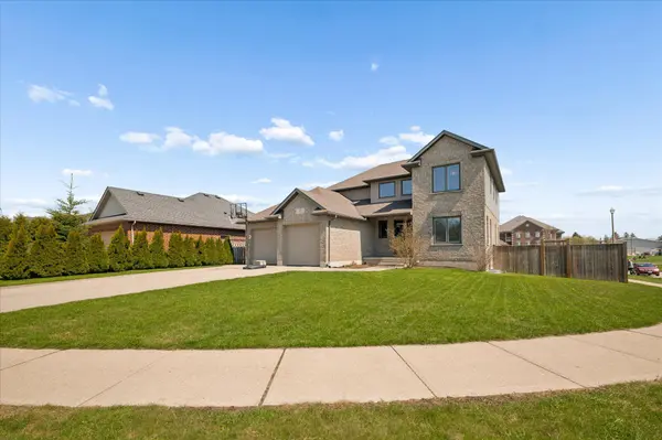 27 River Run RD, Mapleton, ON N0G 1P0
