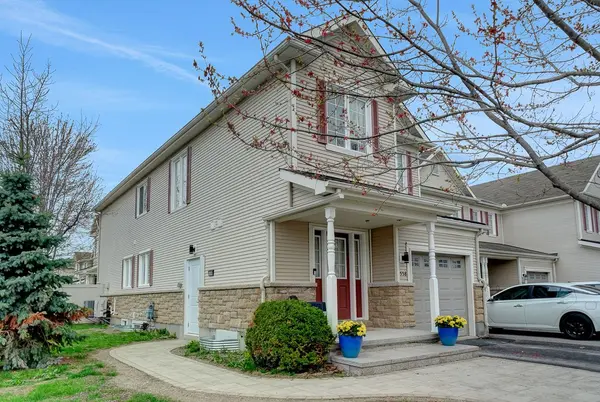 558 Ashbourne CRES #B, Barrhaven, ON K2J 0P6
