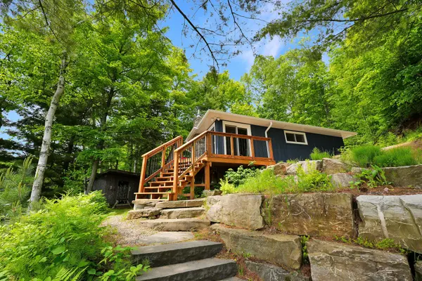 1027 Rothwell DR, Highlands East, ON K0L 3C0