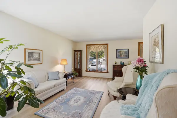 13 FALLINGBROOK DR, Pelham, ON L0S 1E1