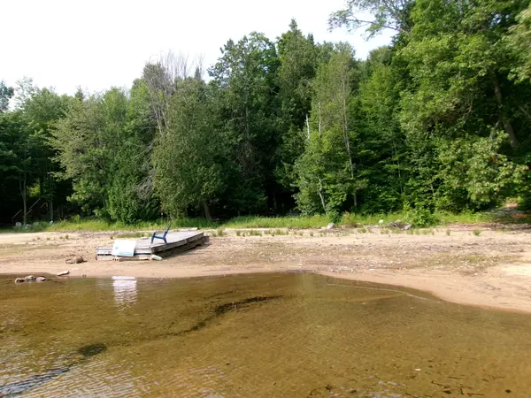 6213 Kennisis Lake RD, Dysart Et Al, ON K0M 1S0