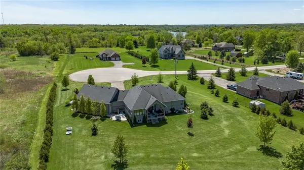6 Macneil CT, Brantford, ON N3S 0G3