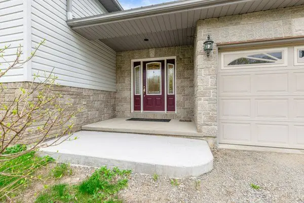 1 County Rd 5 RD, Front Of Yonge, ON K0E 1B0