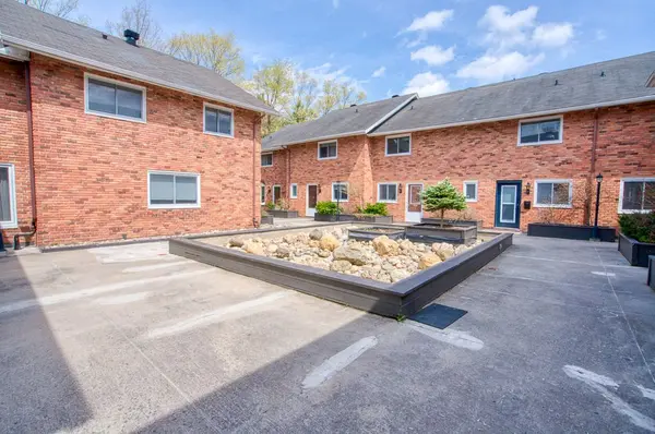 215 MacKay ST #9, New Edinburgh - Lindenlea, ON K1M 2B6