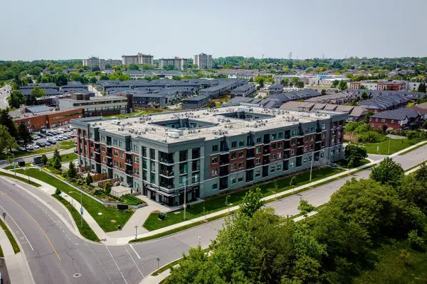 1 Redfern AVE #217, Hamilton, ON L9C 0E6