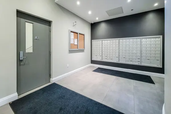 1 Redfern AVE #217, Hamilton, ON L9C 0E6