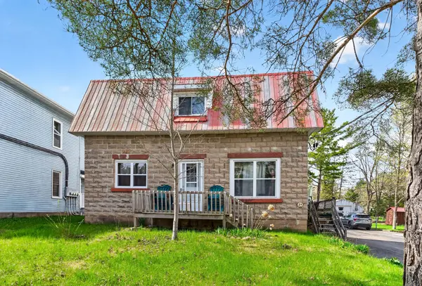 24 Rideau ST, Westport, ON K0G 1X0