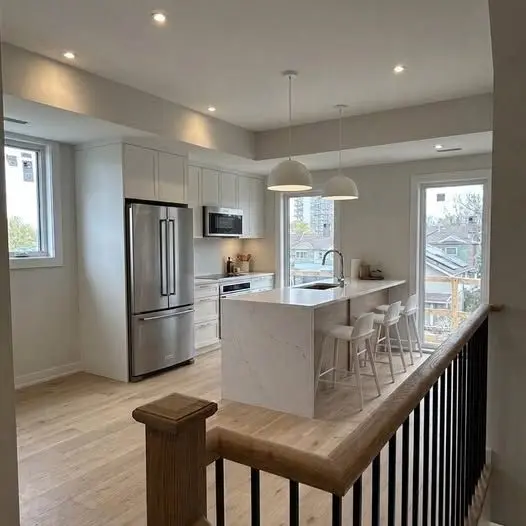 553 Hughson ST N #2, Hamilton, ON L8L 4P1
