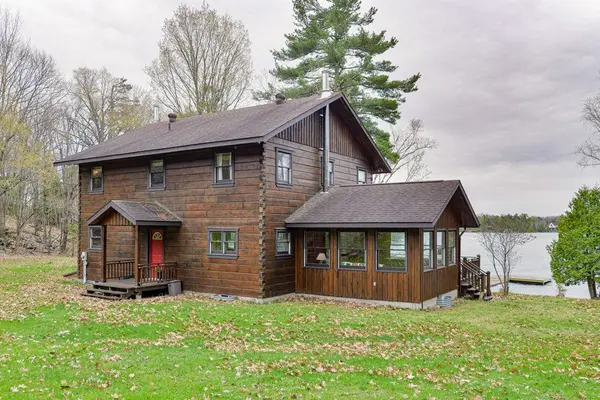 748 Whites Falls RD, Georgian Bay, ON L0K 1S0