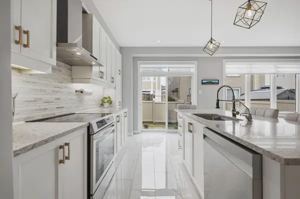 139 Switch Grass CRES, Barrhaven, ON K2J 5Z3
