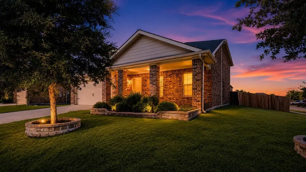 2000 Grimes Drive, Forney, TX 75126