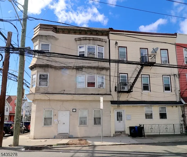 30 Fleming Ave, Newark City, NJ 07105