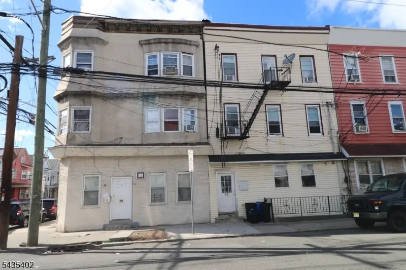 28 Fleming Ave, Newark City, NJ 07105