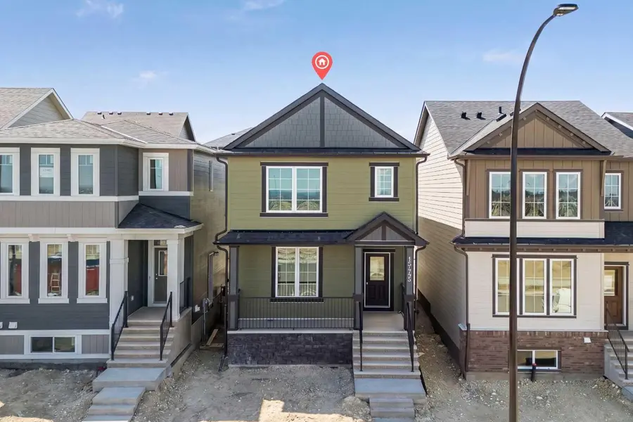 15445 45 ST SW, Calgary, AB T2Y 1E2