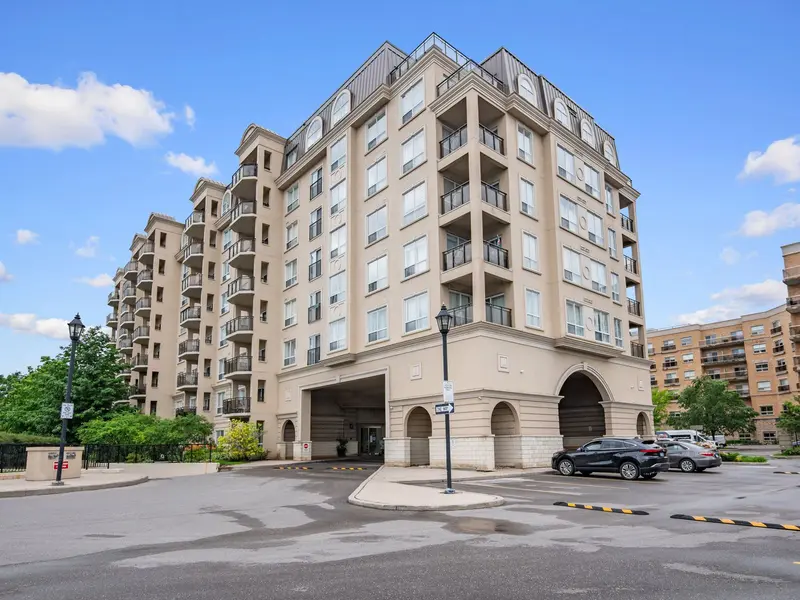 1 Maison Parc CT #215, Vaughan, ON L4J 9K1