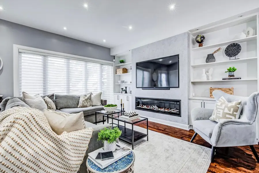 888 Fourth ST, Mississauga, ON L5E 1J6