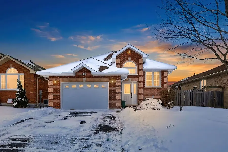 20 Eakins CRES, Kawartha Lakes, ON K9V 6J9