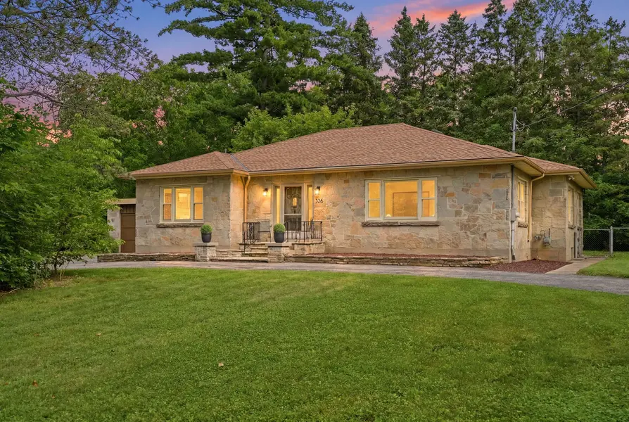 326 Old Brock RD, Hamilton, ON L9H 5H6