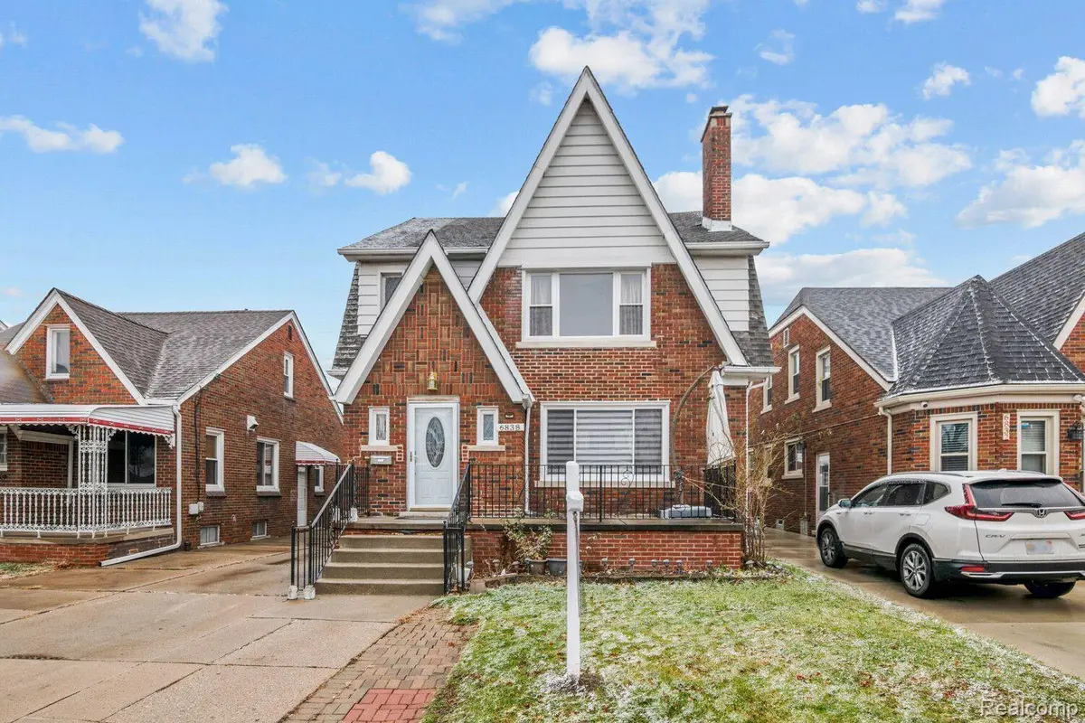 6838 HARTWELL ST, Dearborn, MI 48126