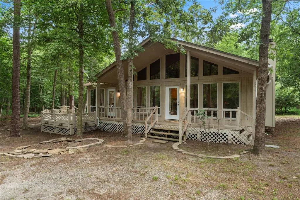 177 Woodfern Glen, Holly Lake Ranch, TX 75765