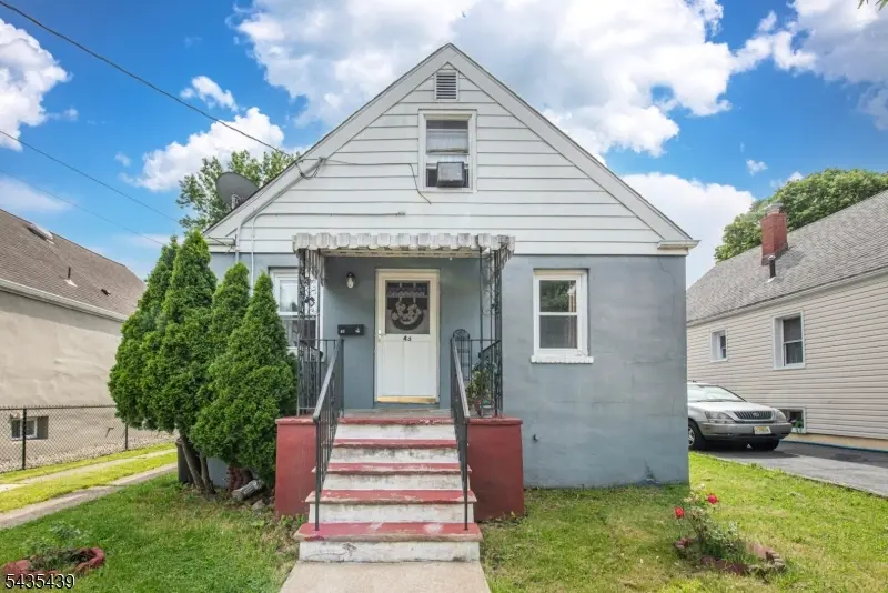 43 Fritz St, Bloomfield Twp., NJ 07003