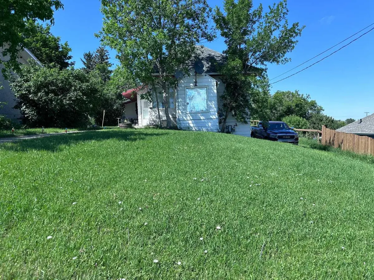 61 2 AVE E, Cardston, AB T0K0K0
