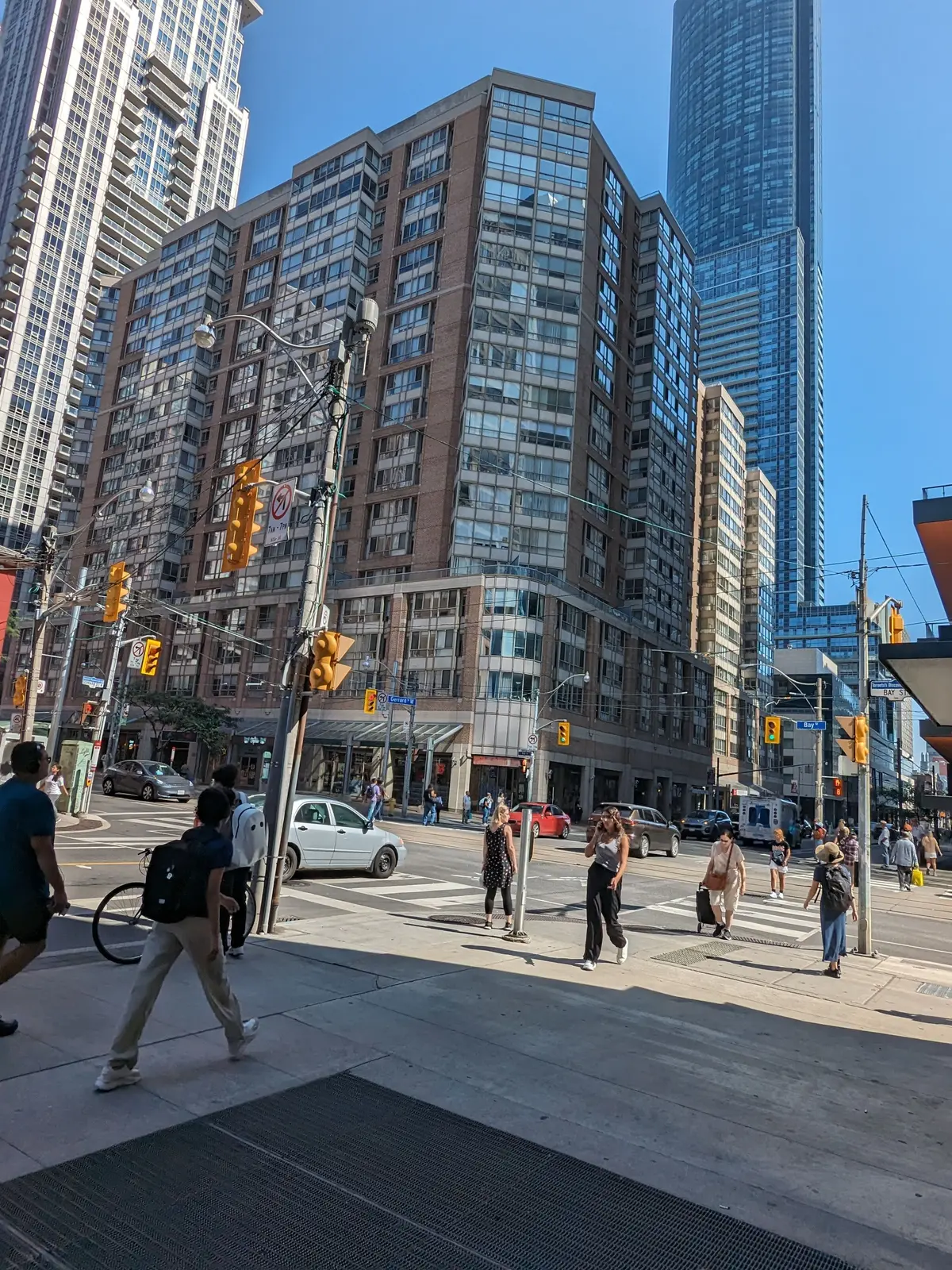 711 Bay ST #820, Toronto C01, ON M5G 2J8