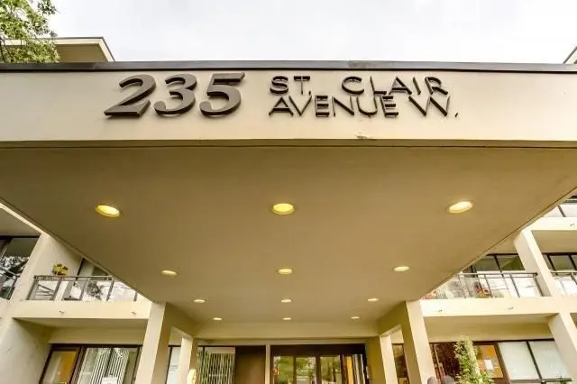 235 St Clair AVE W #405, Toronto C02, ON M4V 1R4