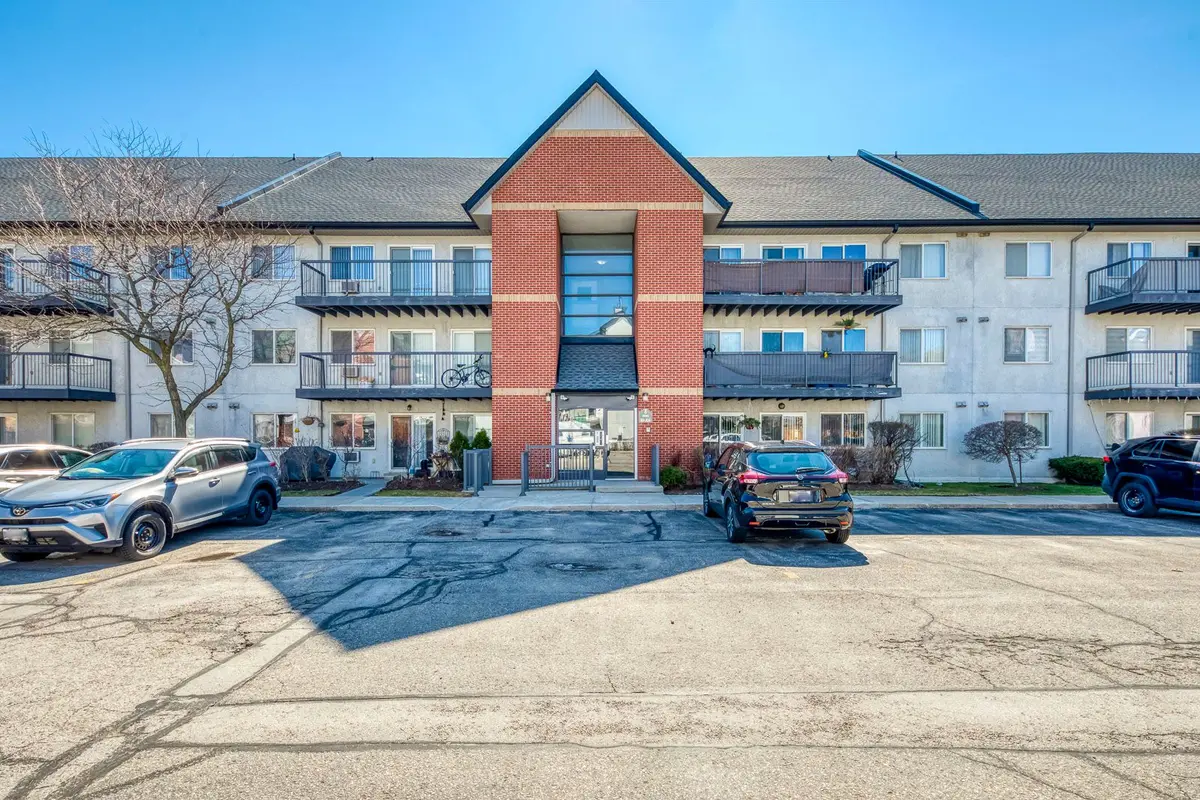 1450 Glen Abbey Gate #823, Oakville, ON L6M 2V7