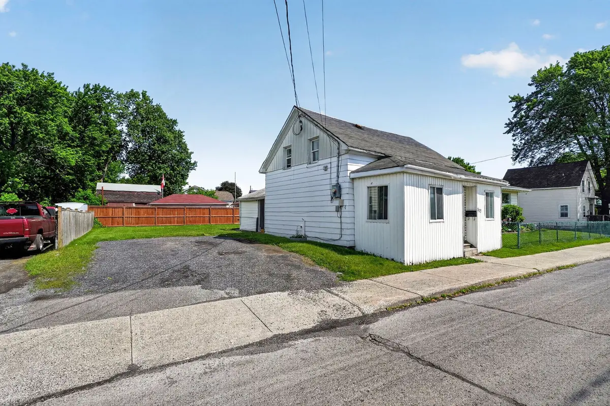 117 Sixth ST W, Cornwall, ON K6J 2W7