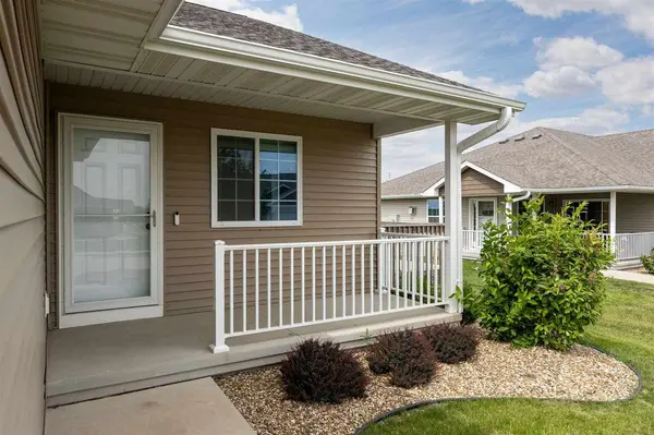 4422 Calder Dr, Marion, IA 52302