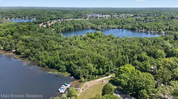 VAC Four Lakes DR, Green Oak Township, MI 48178