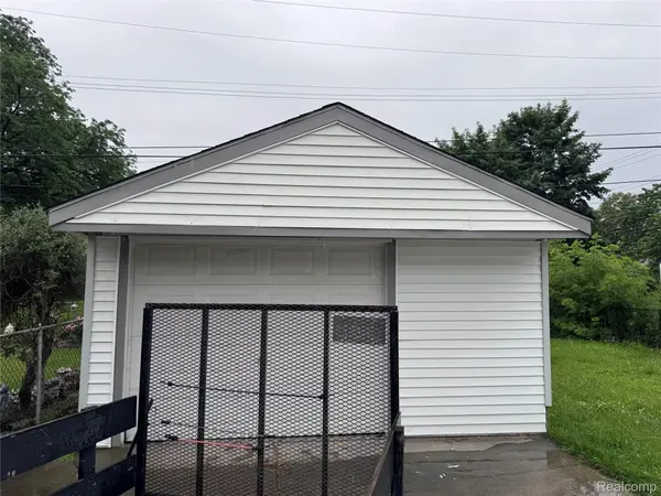 1412 E Goulson AVE, Hazel Park, MI 48030