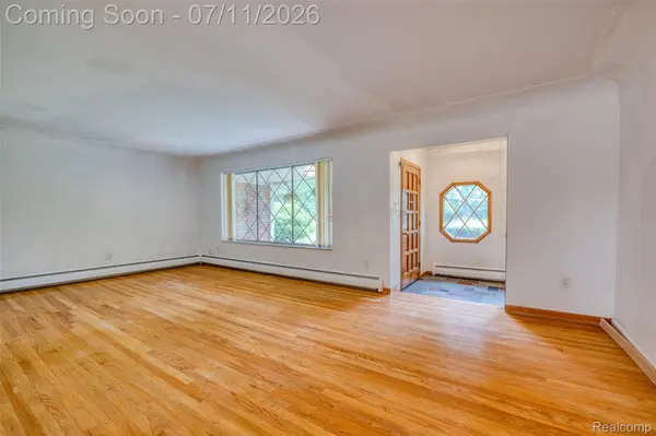 6970 Wing Lake RD, Bloomfield Hills, MI 48301