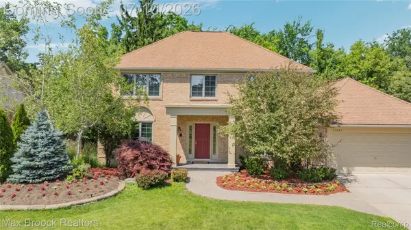 31223 Country Ridge CIR, Farmington Hills, MI 48331