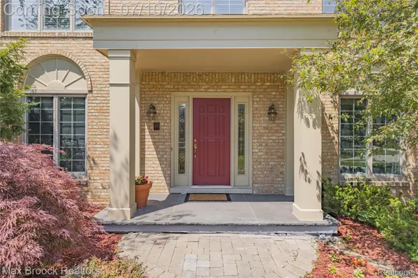 31223 Country Ridge CIR, Farmington Hills, MI 48331