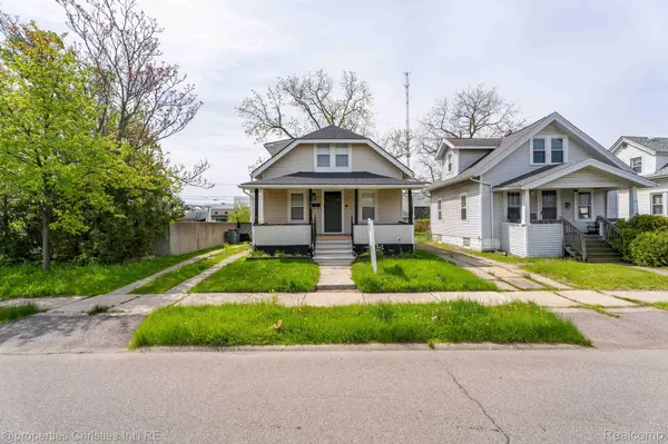 988 E Troy ST, Ferndale, MI 48220