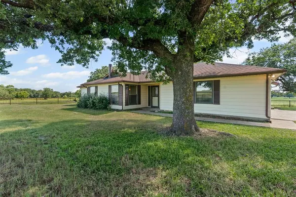 237 Hcr 1444, Blum, TX 76627